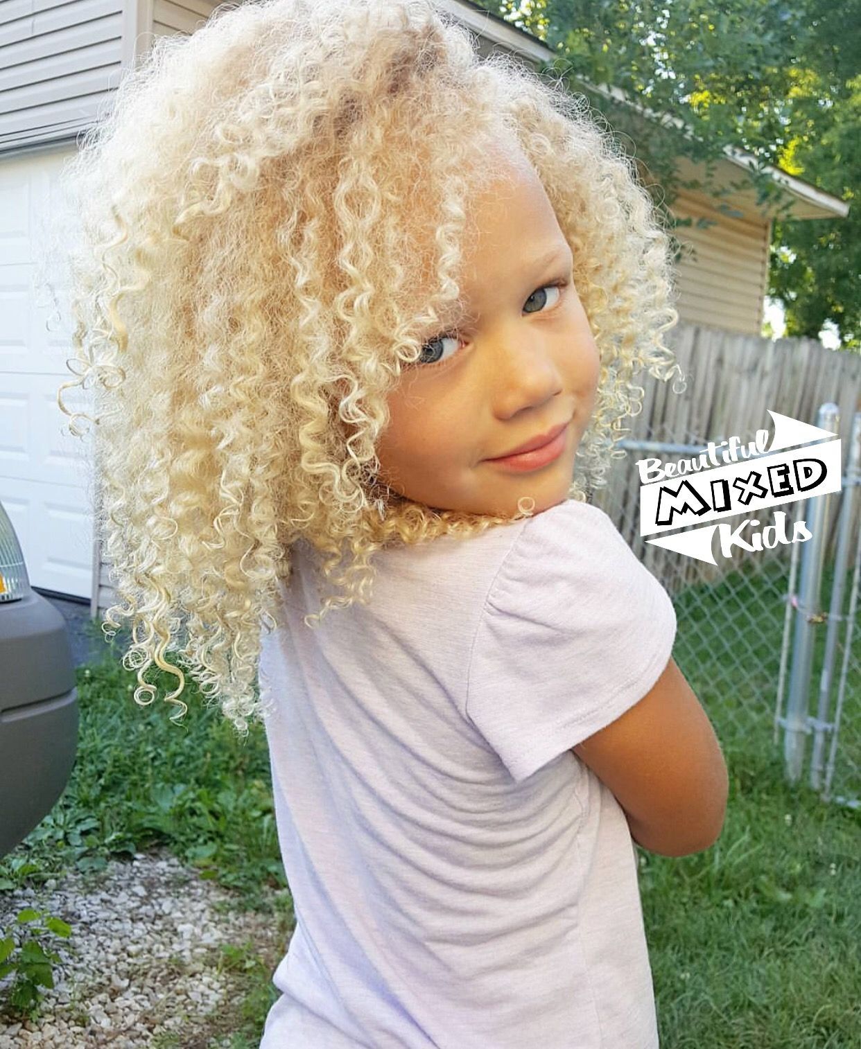 Biracial child with straight hair - krkor