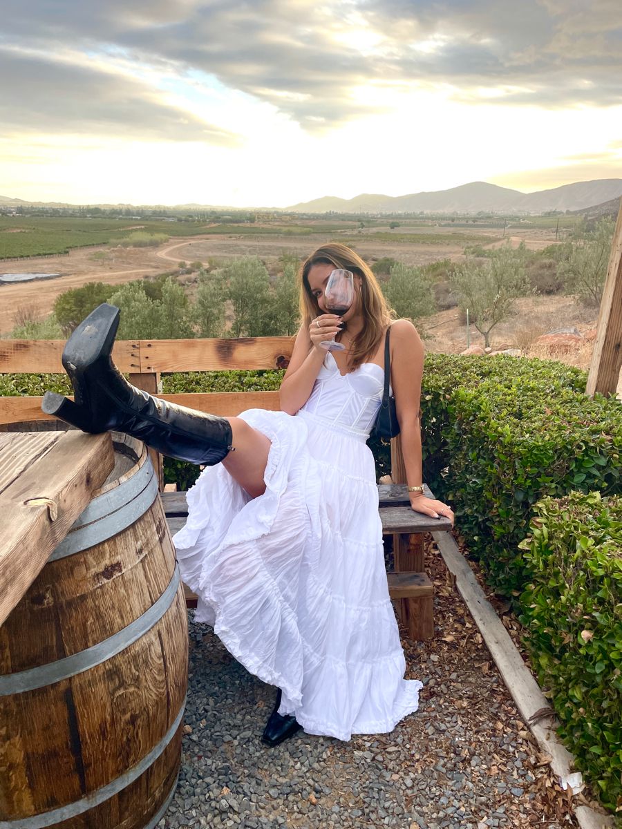 Wine country | Wineries outfit, Vineyard outfit, Dresses with cowboy boots