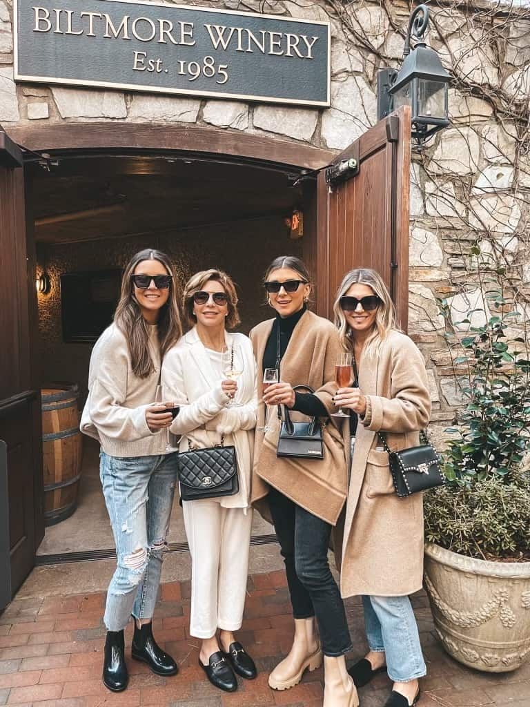 17+ Modern Fall Winery Outfits For Your Next Trip To The Vineyard ...