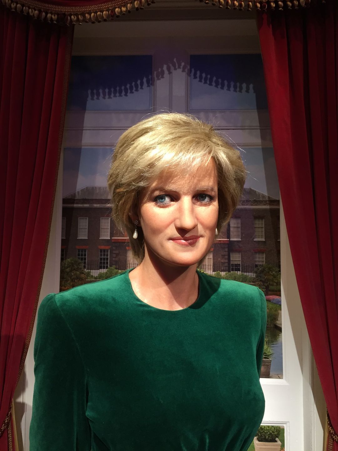 Wax sculpture of Princess Diana at Madame Tussauds Princess Diana ...