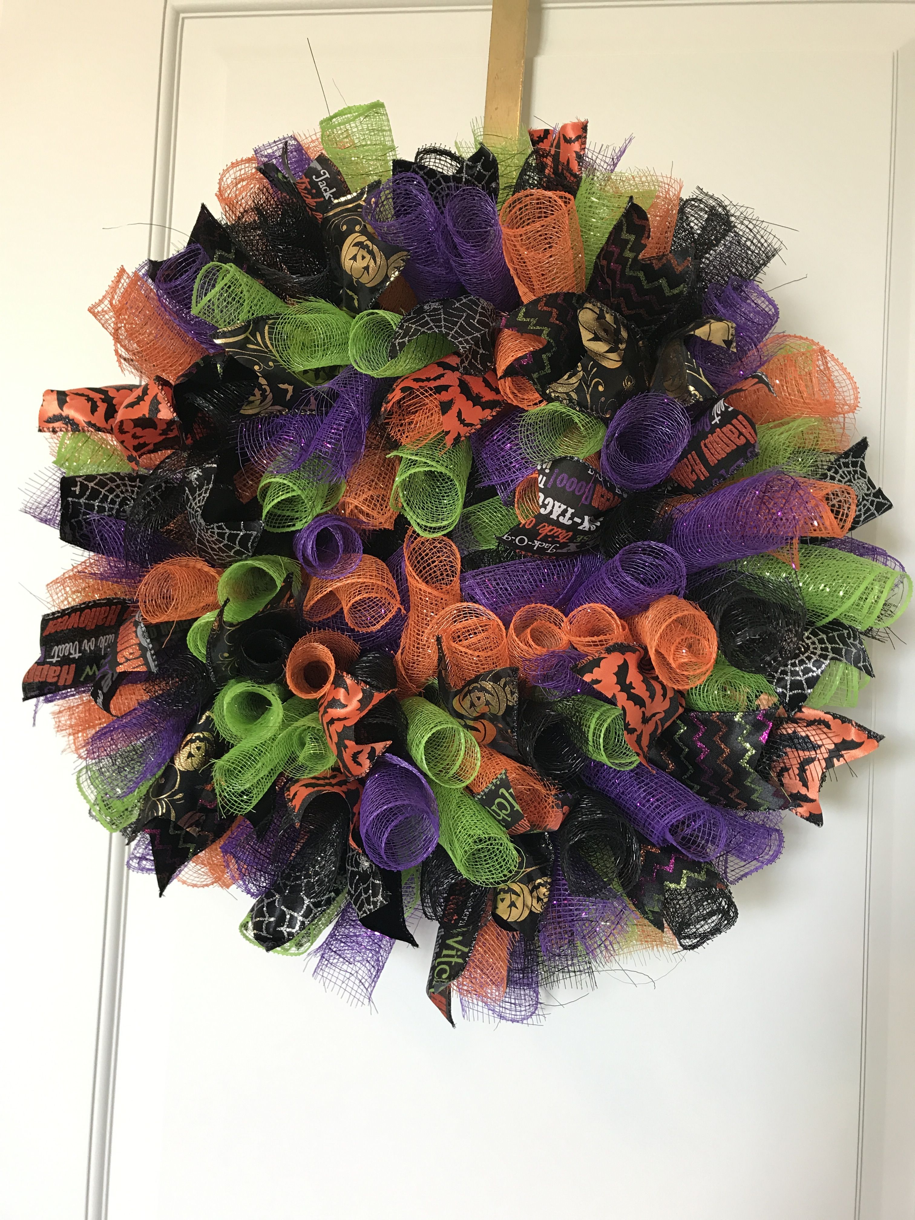 Pin by KTC on Halloween wreaths | Halloween crafts, Halloween wreath ...