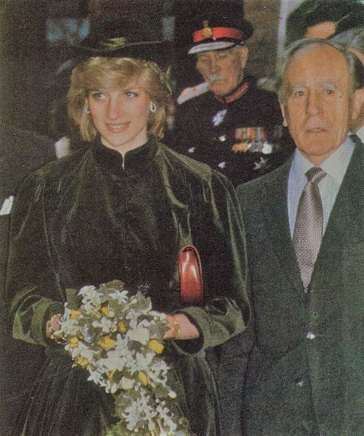 Pin by Barbara Popowski on Diana in 2024 | Lady diana, Princess diana ...