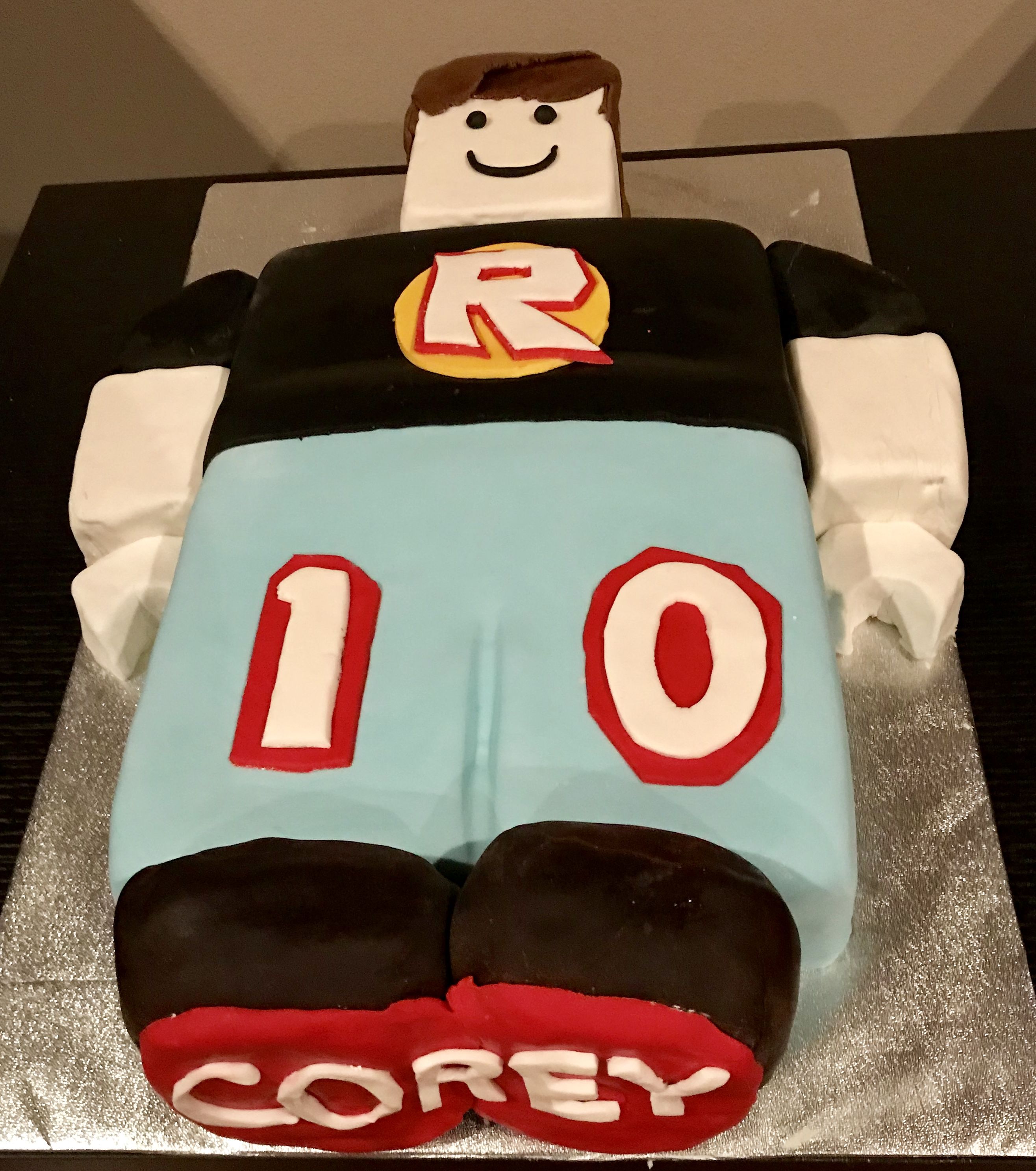 Roblox Themed Birthday Cake