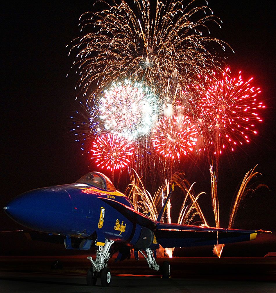 BLUE ANGELS FIREWORKS Fireworks, Us navy blue angels, Blue angels