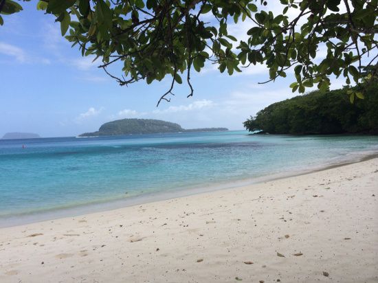 Champagne Bay, Espiritu Santo, Vanuatu | Beautiful places, Espíritu ...