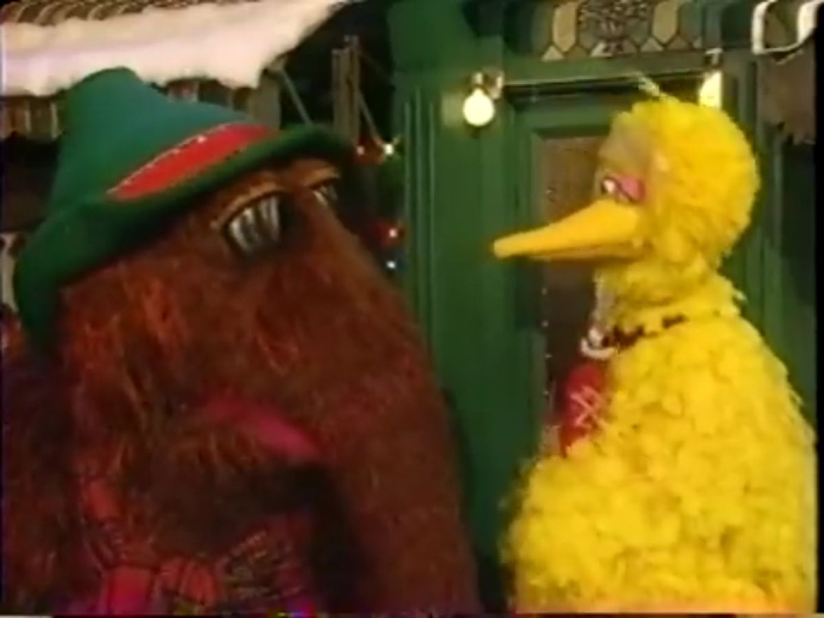 Big Bird and Snuffy in Elmo Saves Christmas | Big bird, Sesame street ...