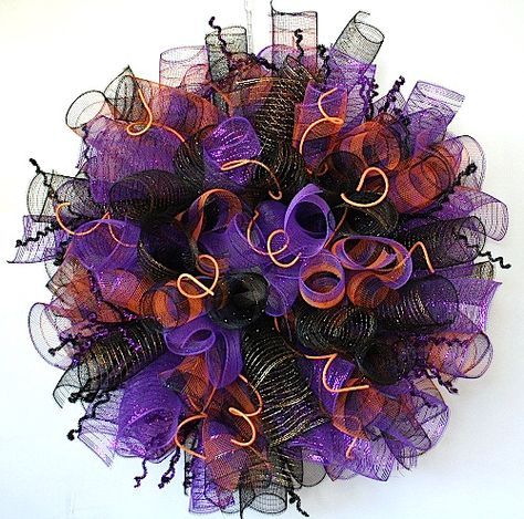 How to Make a Halloween Mesh Ribbon Wreath (Video) | Halloween mesh ...