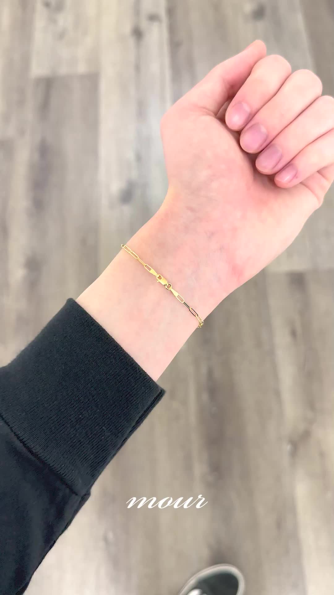 This contains: 2mm paperclip bracelet in 14k gold