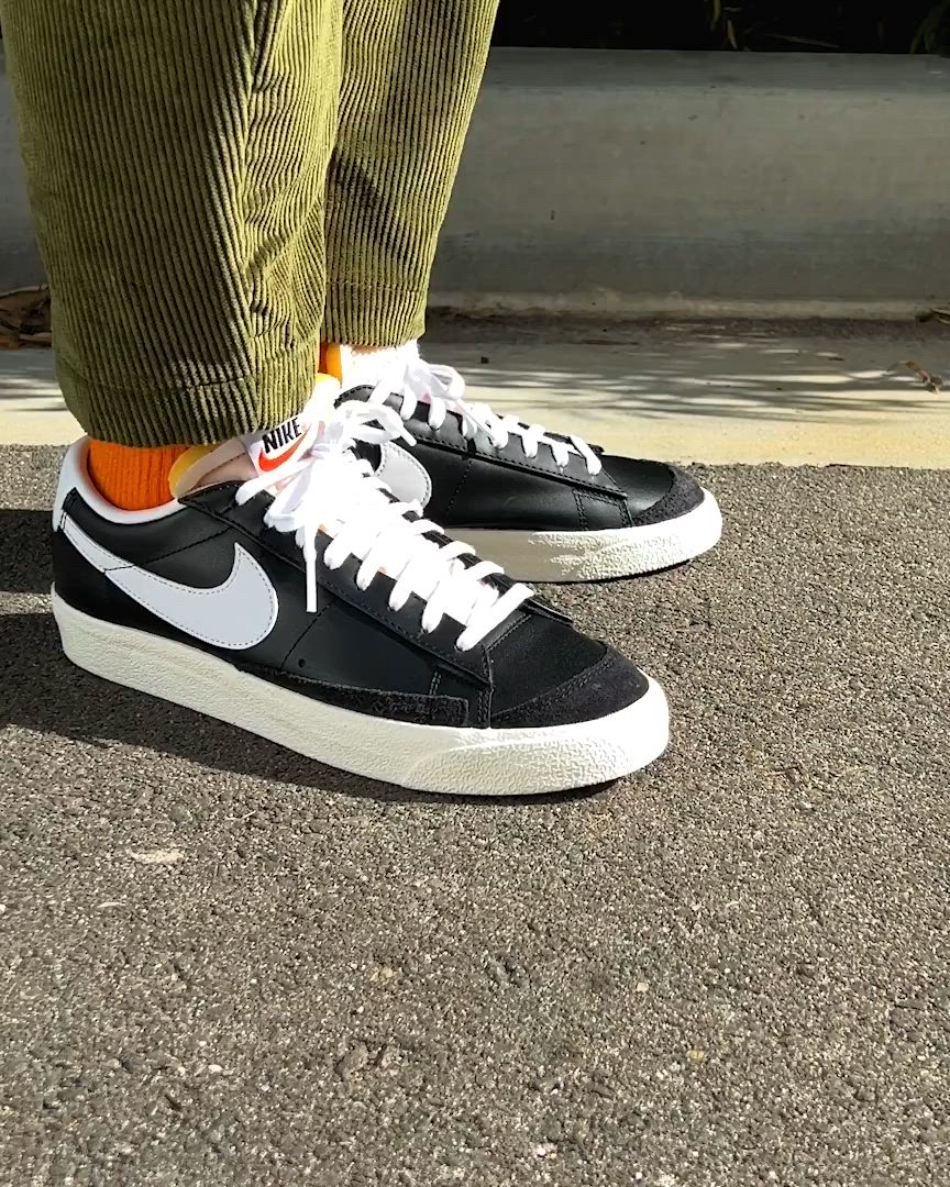 Praised by the streets for its classic simplicity and comfort, the Nike Blazer Low '77 Vintage returns with its low-profile style and heritage b-ball looks. Featuring luscious suede details, a retro Swoosh design and a super-soft collar, it's the must-have wardrobe staple that will take you everywhere.