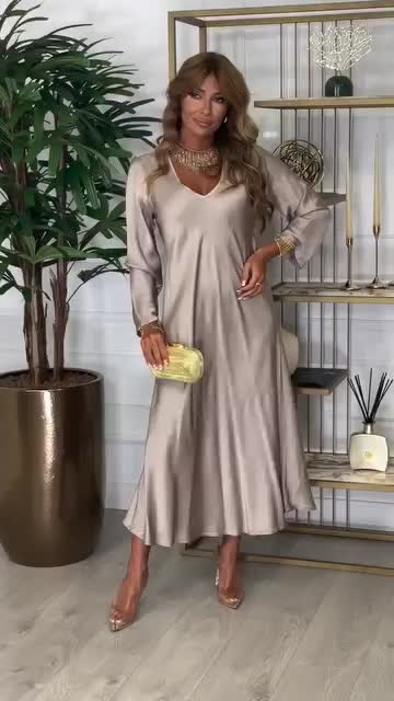 ✨ Shine bright in our V-neck Long-Sleeved Satin Dress! Perfect for date nights and special occasions! 💖✨