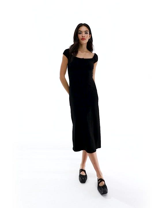 Dress by Miss Selfridge Do get caught wearing it twice Plain design Scoop neck Cap sleeves Regular fit