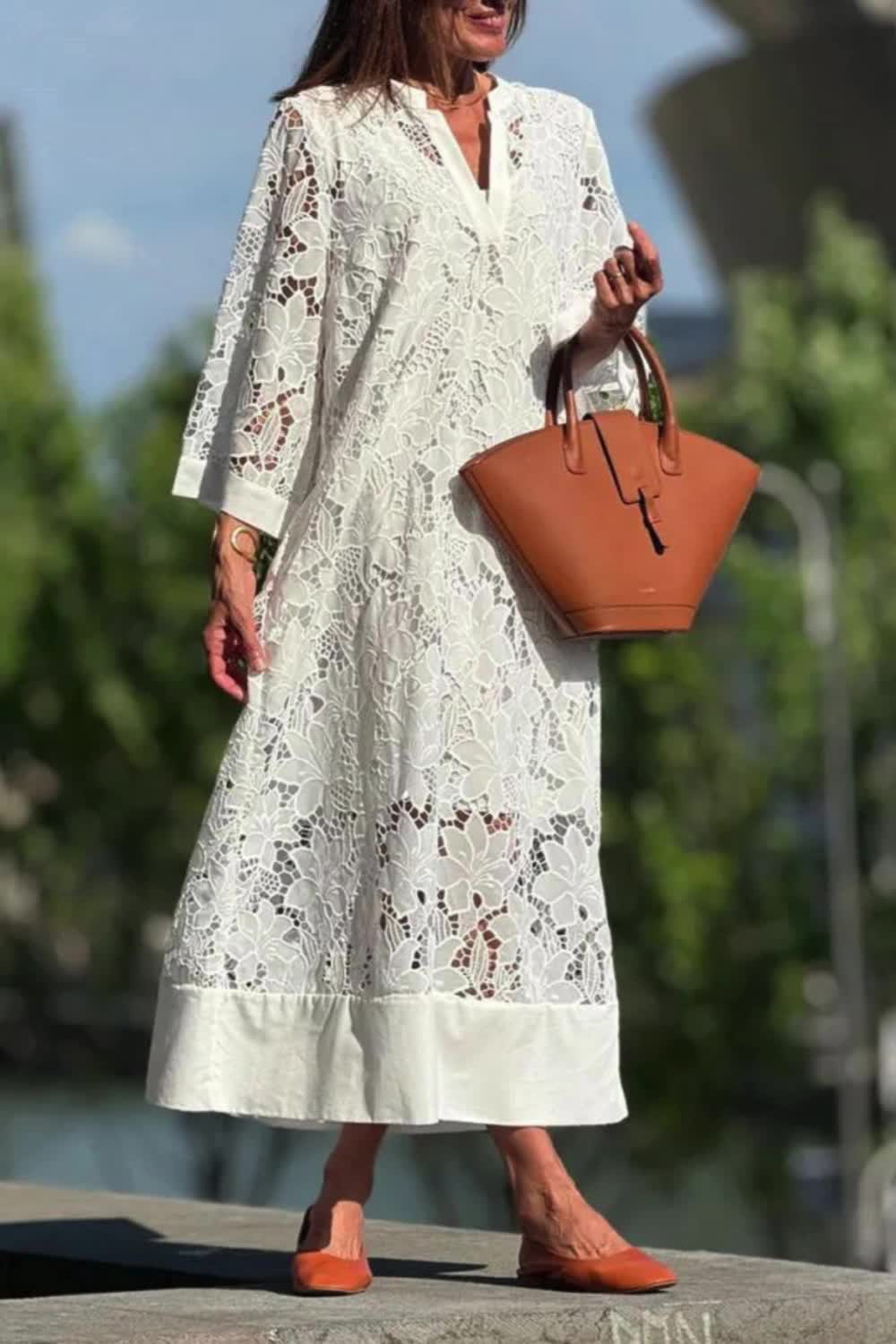 This elegant solid color lace dress offers a timeless look with its delicate lace detailing and sophisticated design. Perfect for daily wear or special occasions, it combines comfort and style for a refined, feminine appearance.