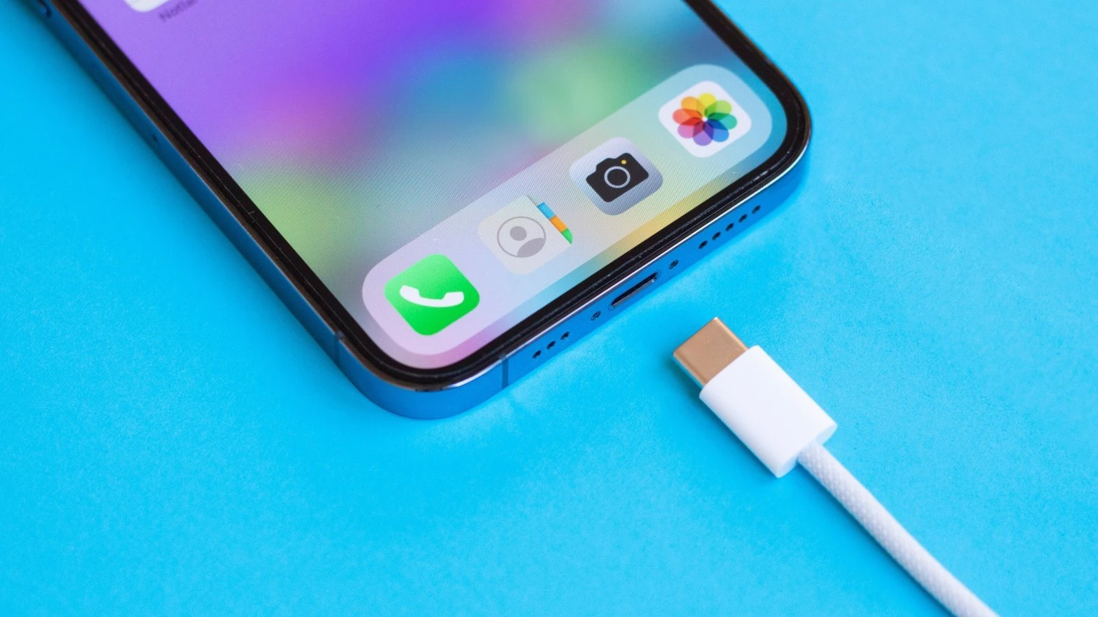 С сегодняшнего дня в ЕС вступает в силу закон, делающий USB-C стандартом для зарядных устройств