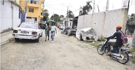 Se quejan por deterioro de sus calles y la delincuenc­ia - PressReader