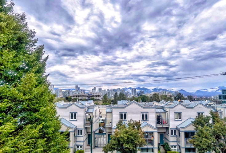 306 638 W 7TH AVENUE - Fairview VW Apartment/Condo for Sale, 1 Bedroom (R2948506)