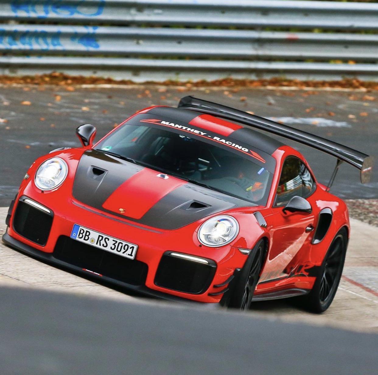 Manthey Racing - Porsche 911 GT2 RS MR - Fastest street legal car on ...