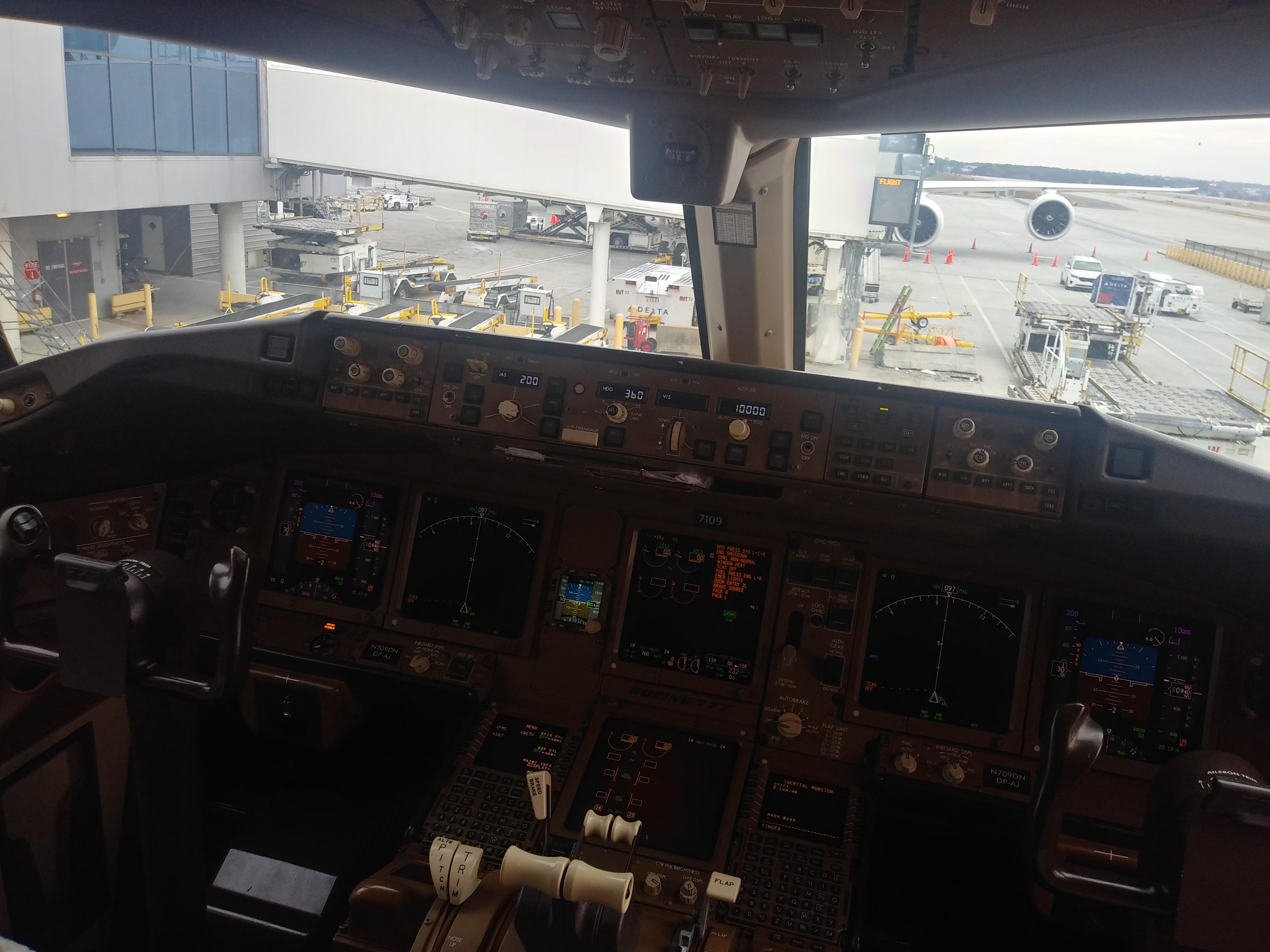 Boeing 777 Cockpit View