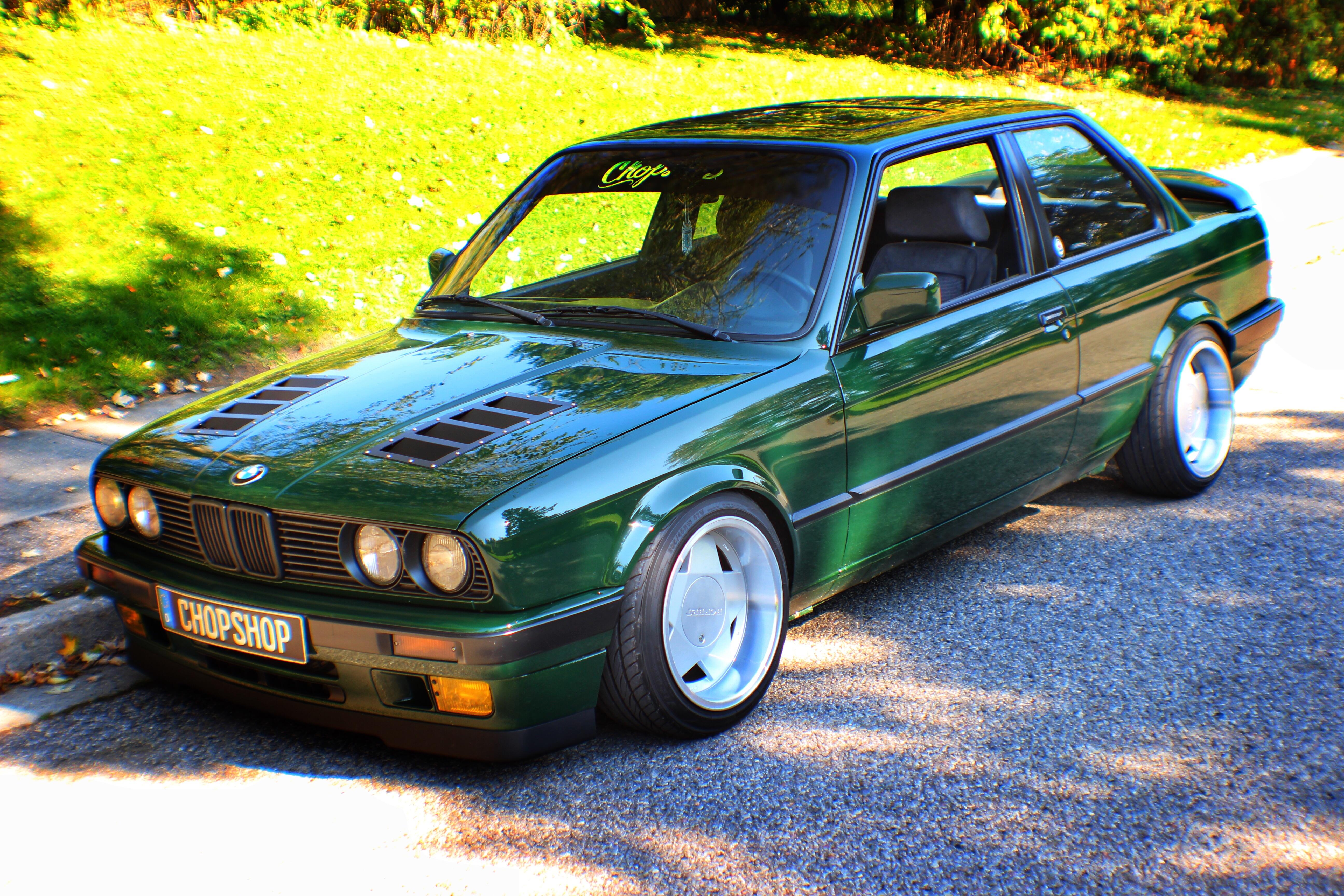 V8 E30 : BMW