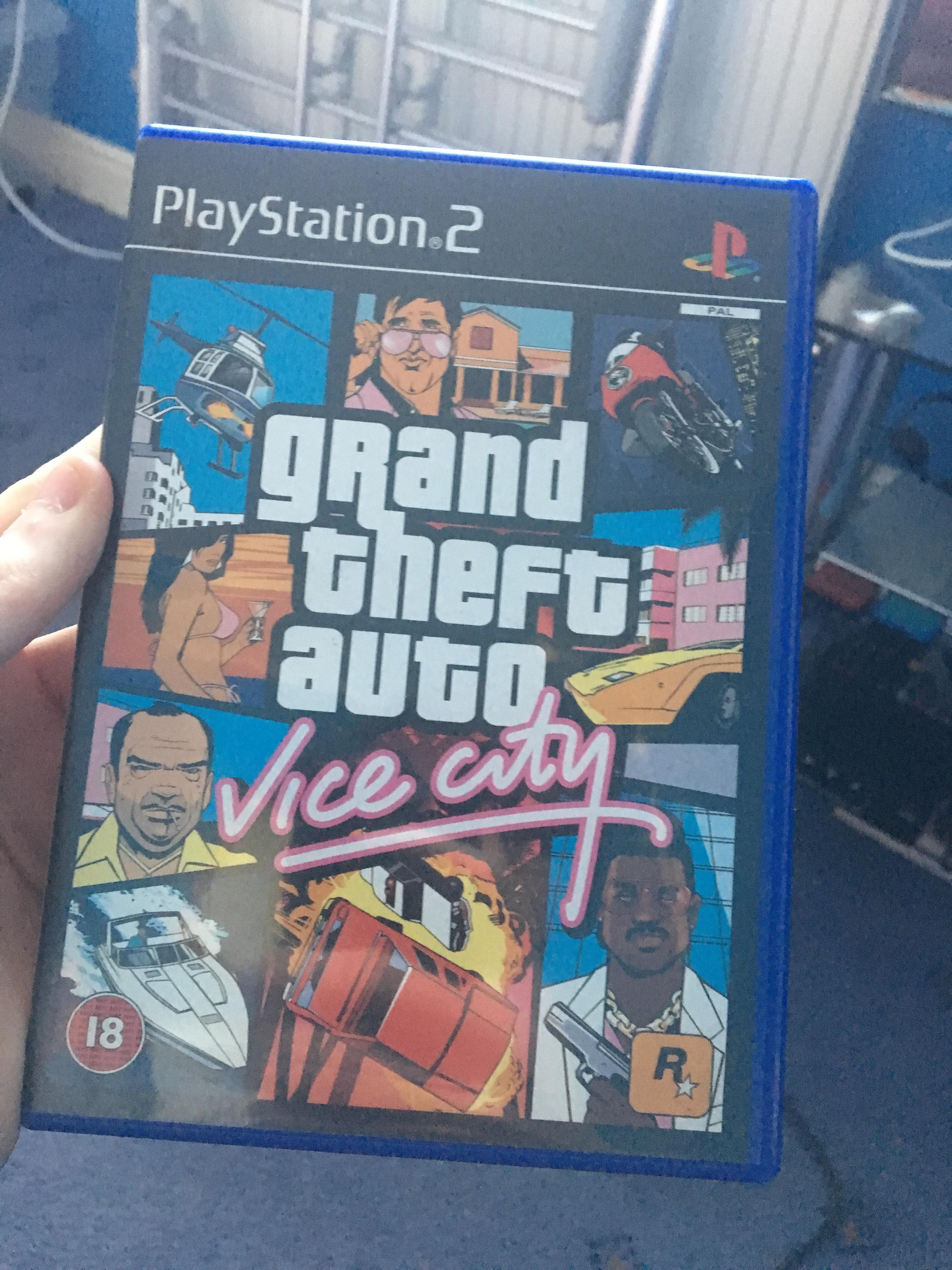 Finally got me a fantastic condition copy of GTA VC. It even came with ...