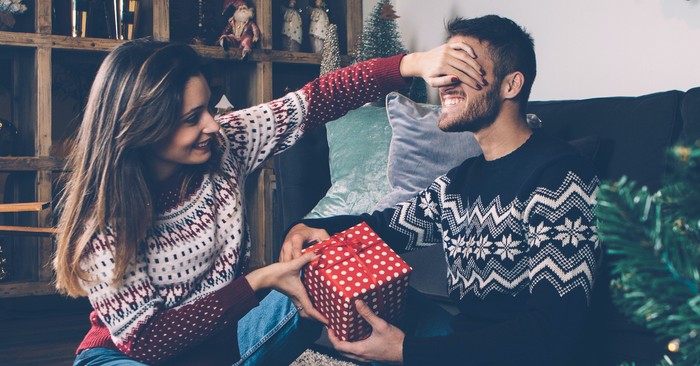 How to Combine Holiday Traditions with Your Spouse