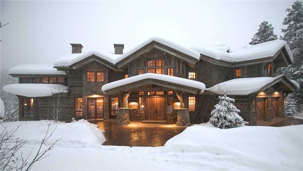 Steamboat ski packages Gold Mine Lodge 6 BedroomHoliday home By Moving Mountains