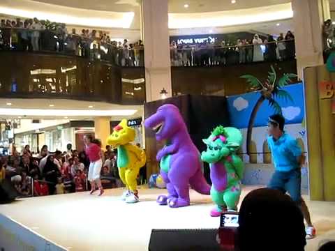 Barney Beach Party Dubai - YouTube