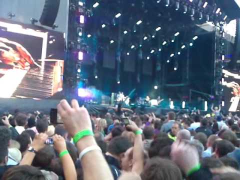 OASIS LIVE MURRAYFIELD 17/6/09 HALF THE WORLD AWAY TARTAN ARMY SINGING ...