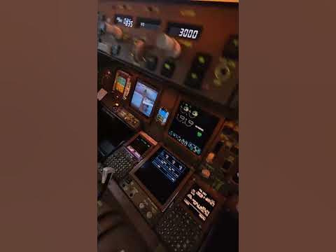 Boeing 777-300ER cockpit ️ ️ ️ ️ #pilotlife #pilot - YouTube