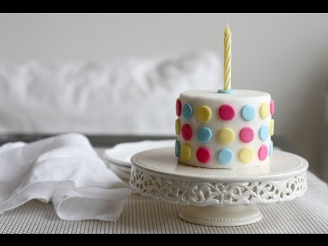 How to Decorate a Cake Using Fondant - YouTube