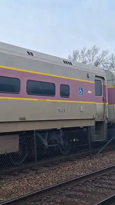 MBTA Haverhill Line Express train passes through Wedgemere - YouTube