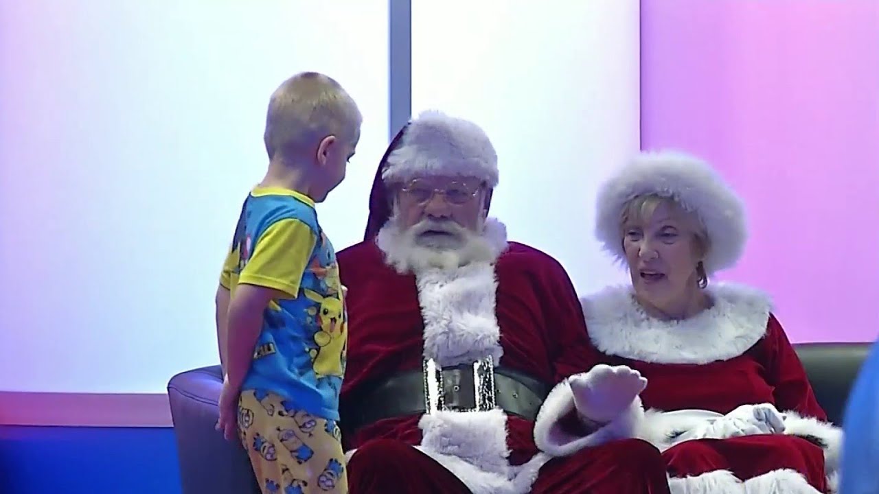 Santa splits his time between North Pole, Central Florida - YouTube