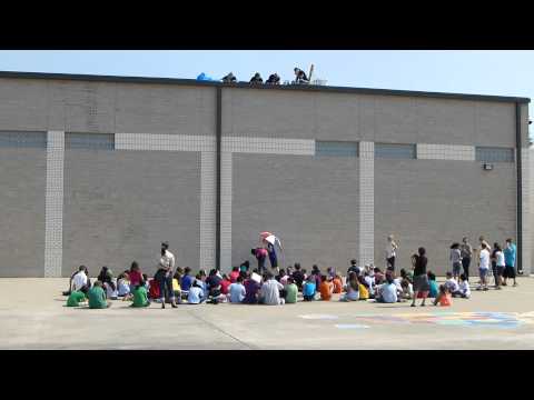 Egg Drop Experiment - Clear Lake City Elementary School