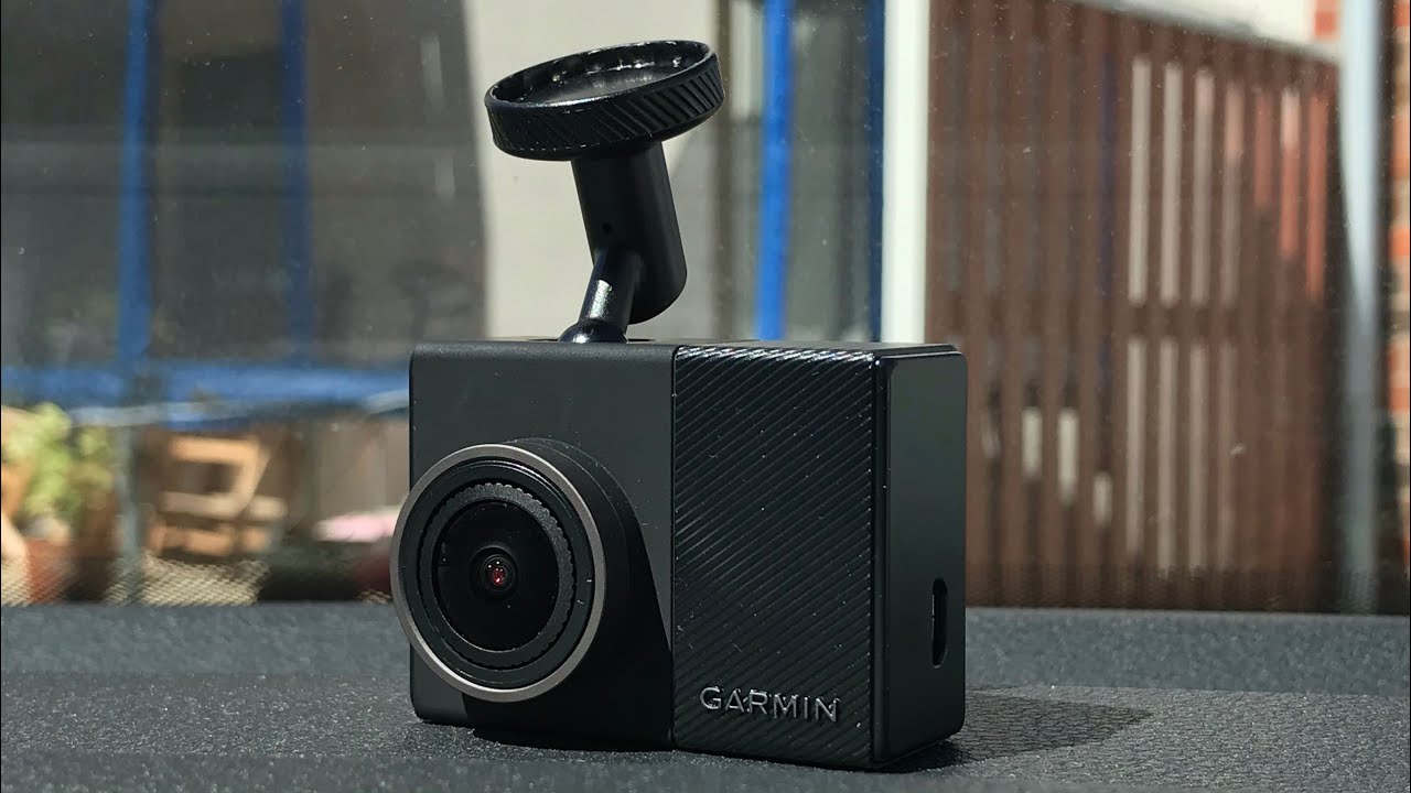 Garmin Dash Cam 65W - Bilkamera för den prismedvetna bilisten - YouTube