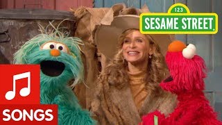 Sesame Street: That's Camouflage Song with Elmo, Rosita, and Kyra Sedgwick!