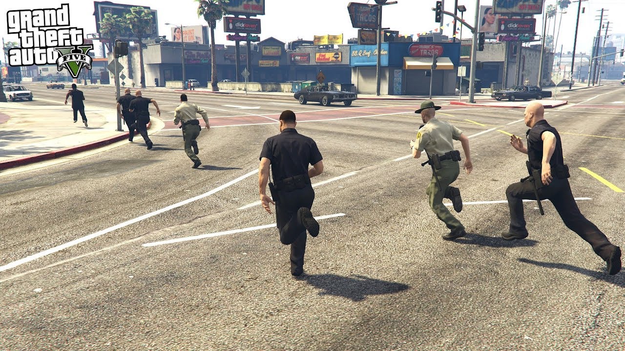 GTA 5 MODS LSPDFR 34 - GUY RUNS FROM 10 COPS ON FOOT - PURSUIT ON FOOT ...