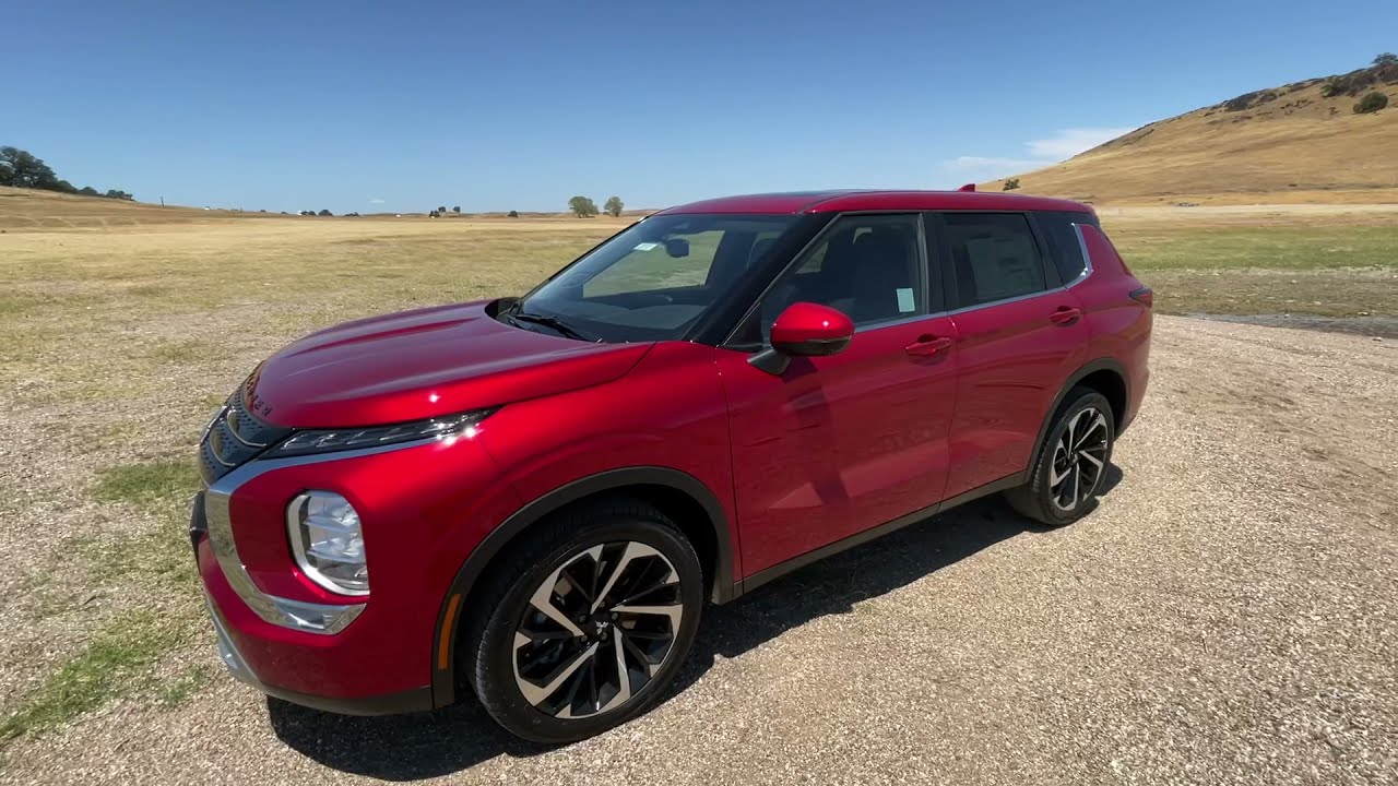 Mitsubishi Outlander 2022 Red