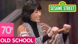 Sesame Street: Lilly Tomlin signs Sing | #ThrowbackThursday