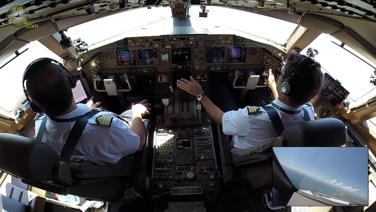 Boeing 777 Cockpit