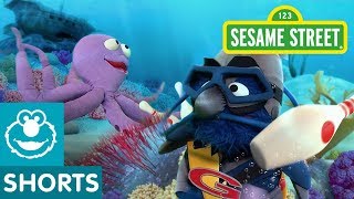 Sesame Street: Underwater Bowling | Super Grover 2.0