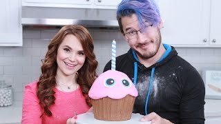 FIVE NIGHTS AT FREDDYS GIANT CHICA'S CUPCAKE Ft Markiplier - NERDY NUMMIES