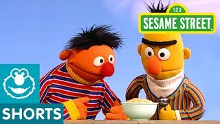 Sesame Street: Ernie Tries Oatmeal