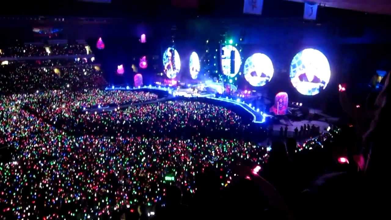 Coldplay - Paradise @ Prague, Eden Stadium (16/09/2012) HD - YouTube