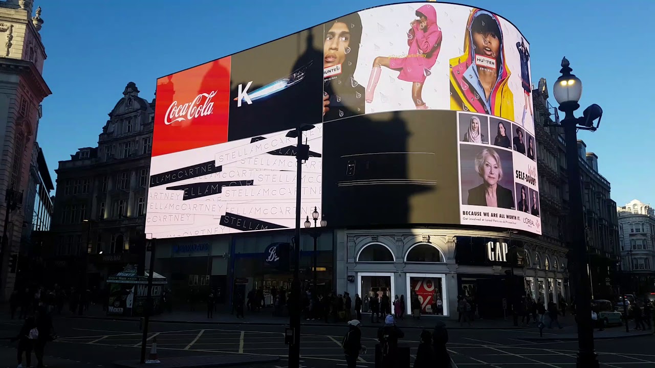 New Piccadilly Circus Screen - YouTube