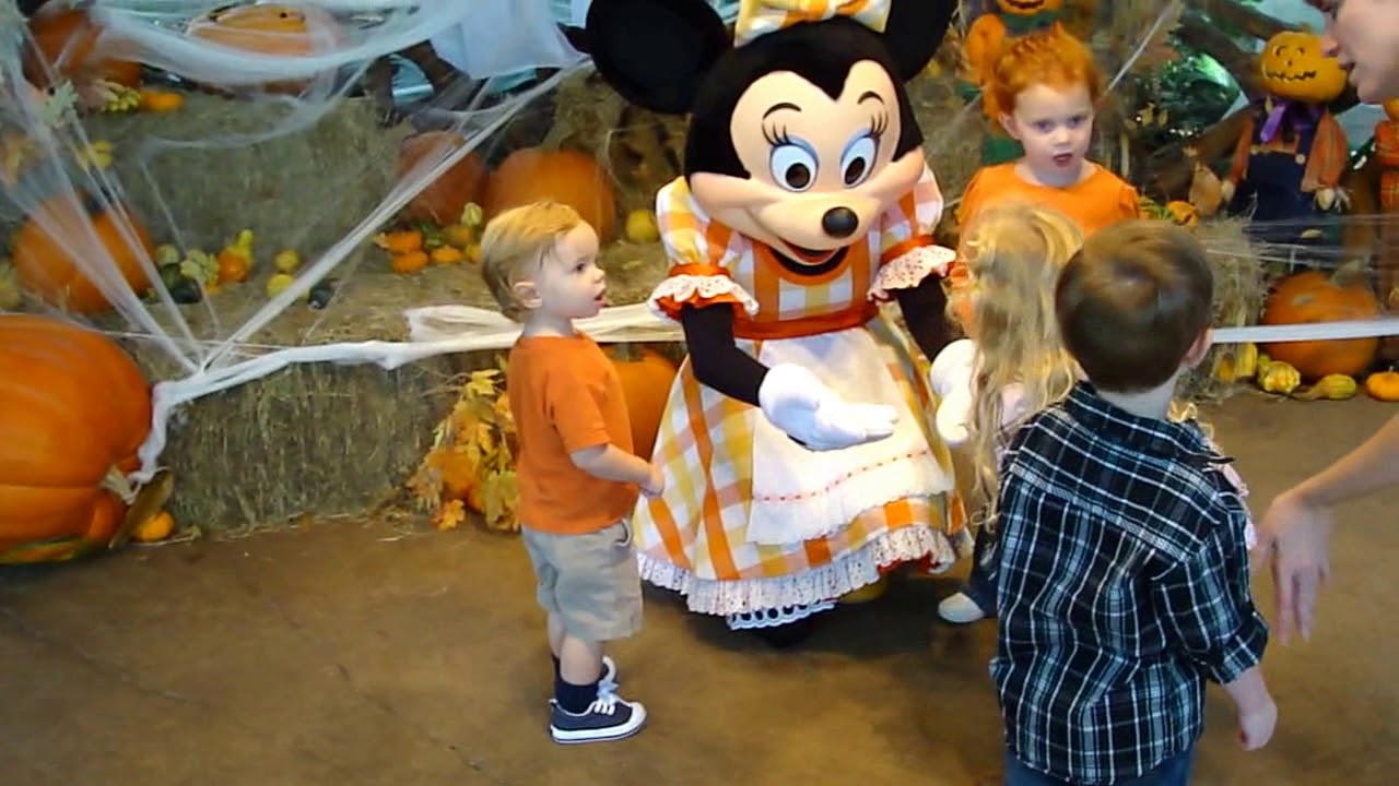 Meeting Halloween Minnie at Animal Kingdom - YouTube