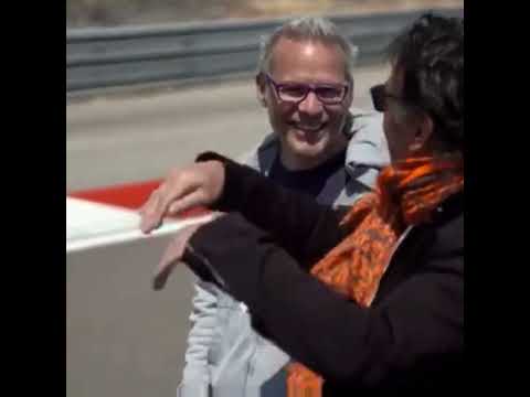 René Arnoux raconte à Jacques Villeneuve son duel avec Gilles - YouTube