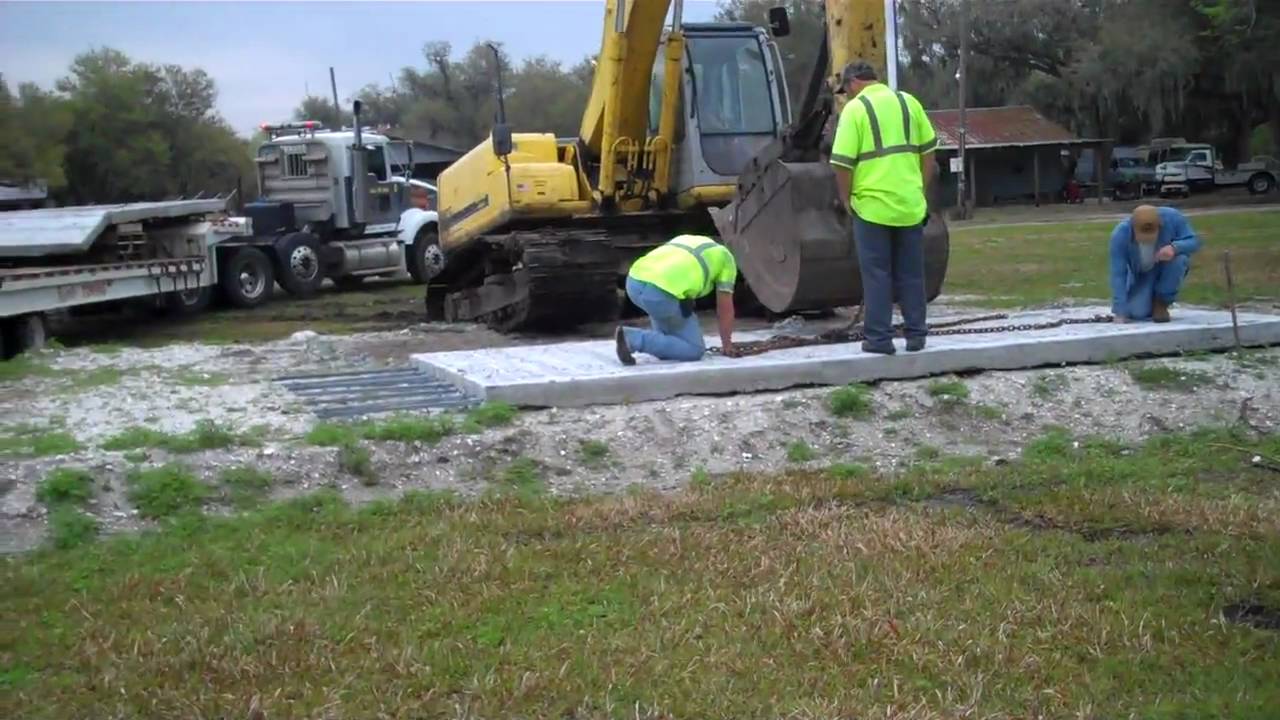 Loading Pre-Cast Submerged Boat Ramp Built By Cray Marine! - YouTube