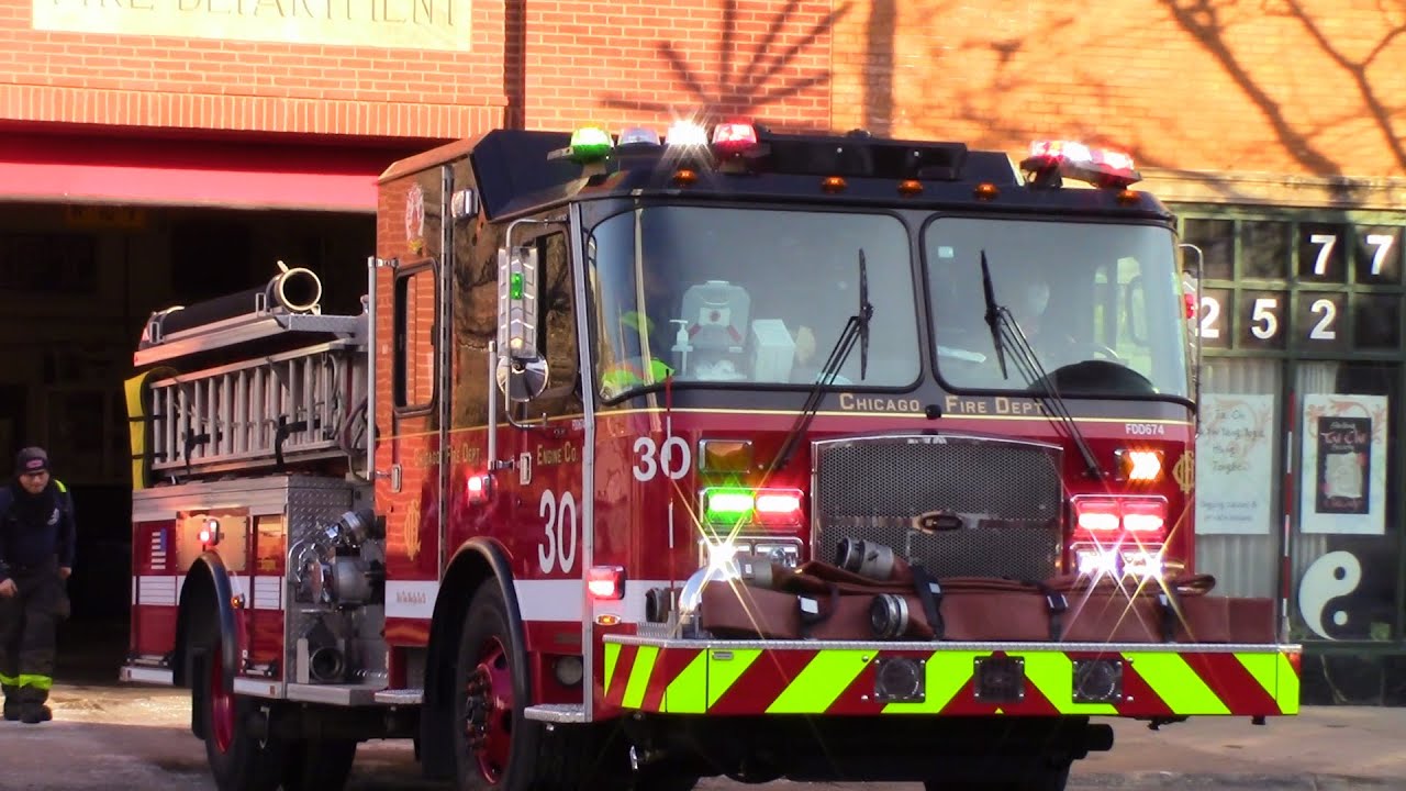 Chicago Fire Dept. Engine 30 Responding - YouTube