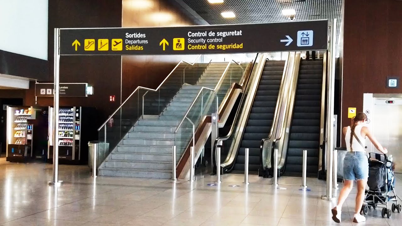 Spain/Barcelona Airport Terminal 2C Escalator - YouTube