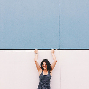 woman wearing black tank top