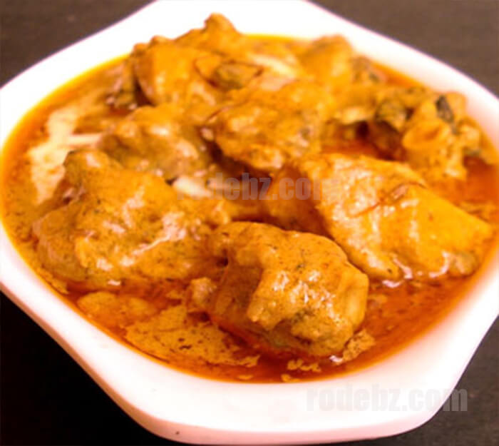 Mughlai Chicken With Almonds via @debzexplore